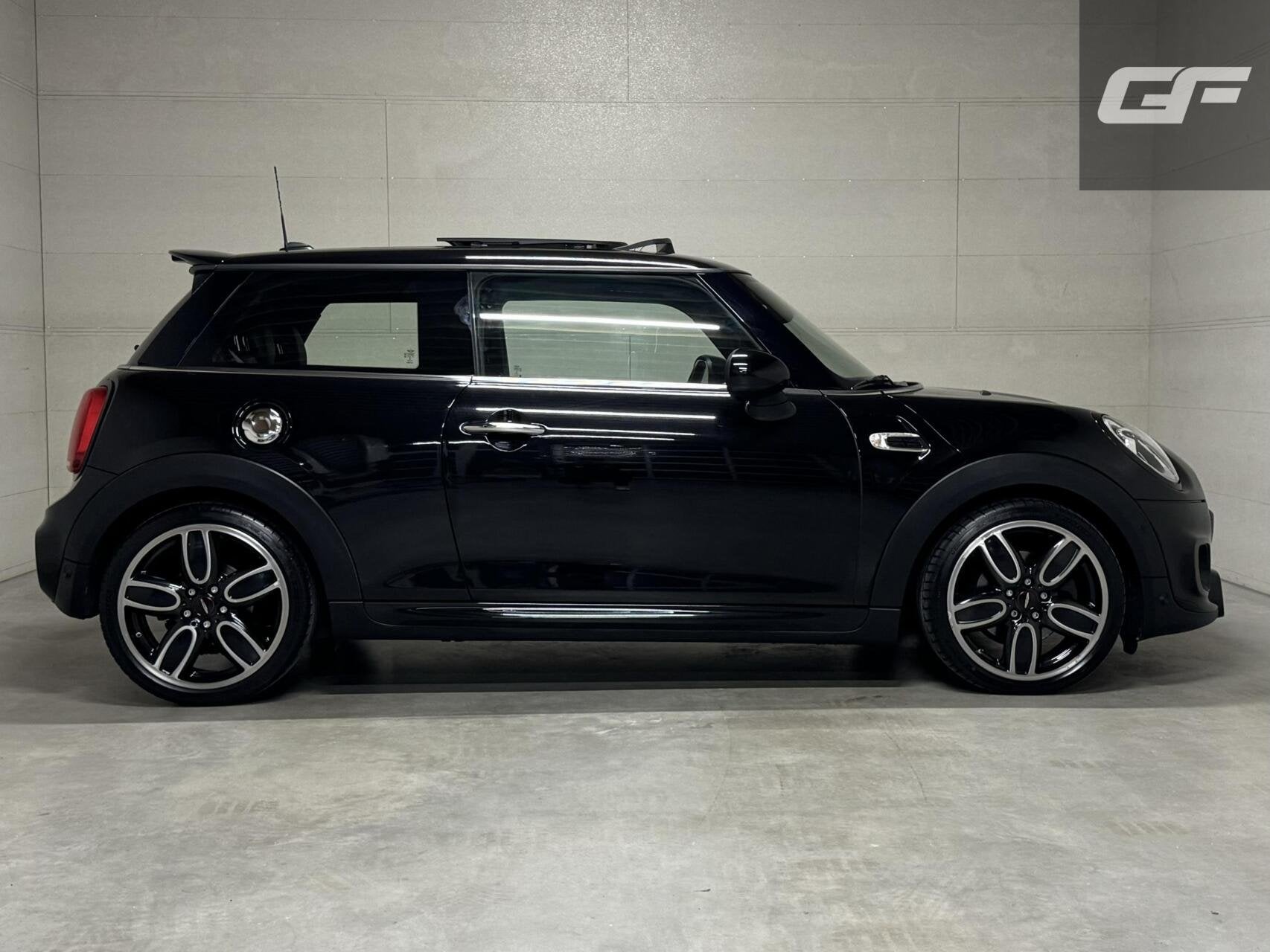 Mini Mini 2.0 Cooper S JCW Pano HUD H/K Leer DAB+ ACC NAP, Auto's, 1998 cc, Gebruikt, 4 stoelen, Bedrijf