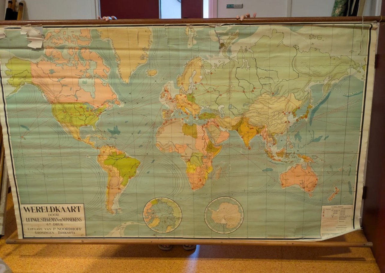 Wereldkaart brocante, Antiek en Kunst, Antiek | Schoolplaten, Ophalen, Aardrijkskunde