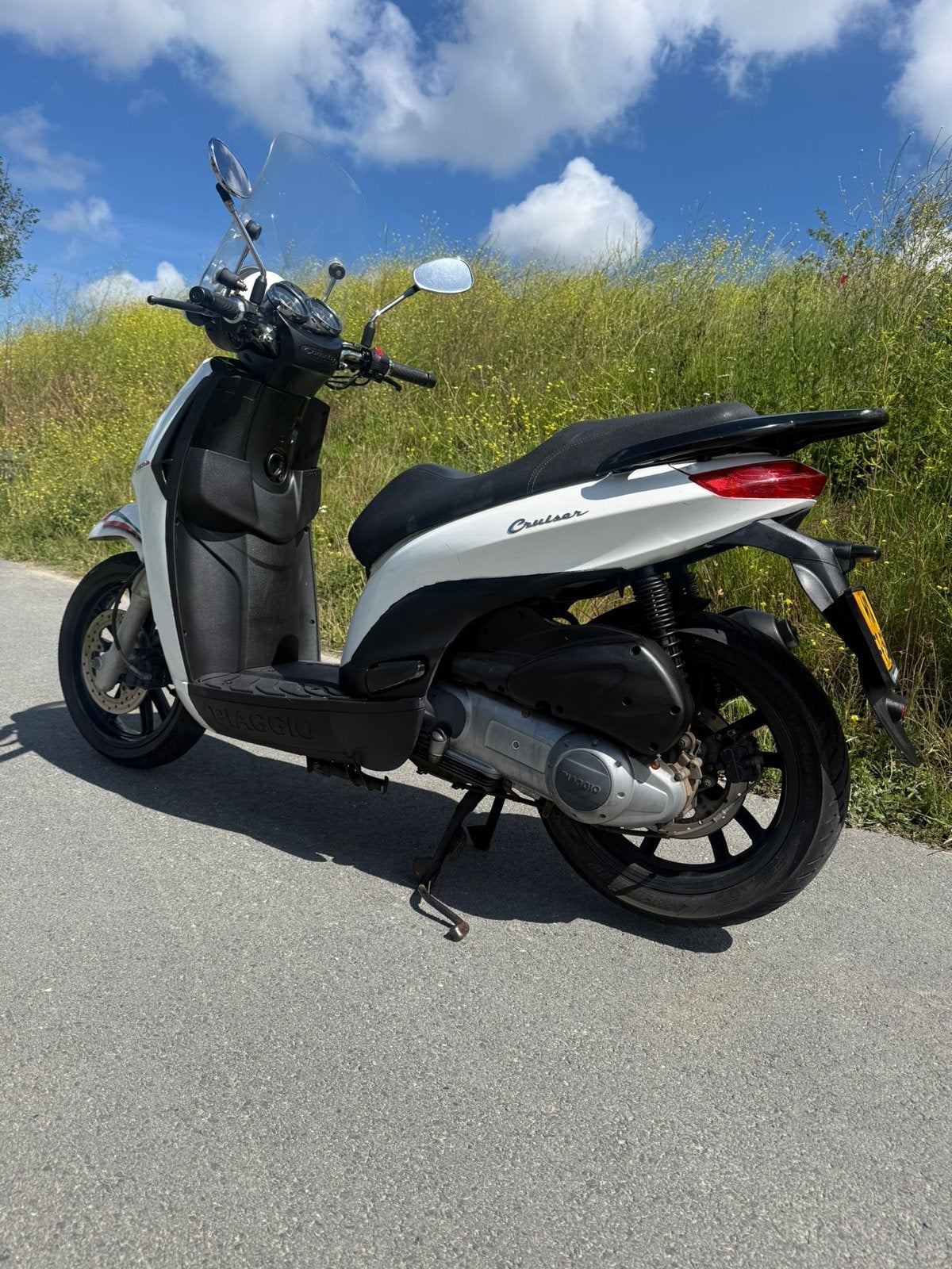 Piaggio Carnaby 300cc Motorscooter - Ideaal voor woon-werk, Ophalen, Gebruikt, Benzine