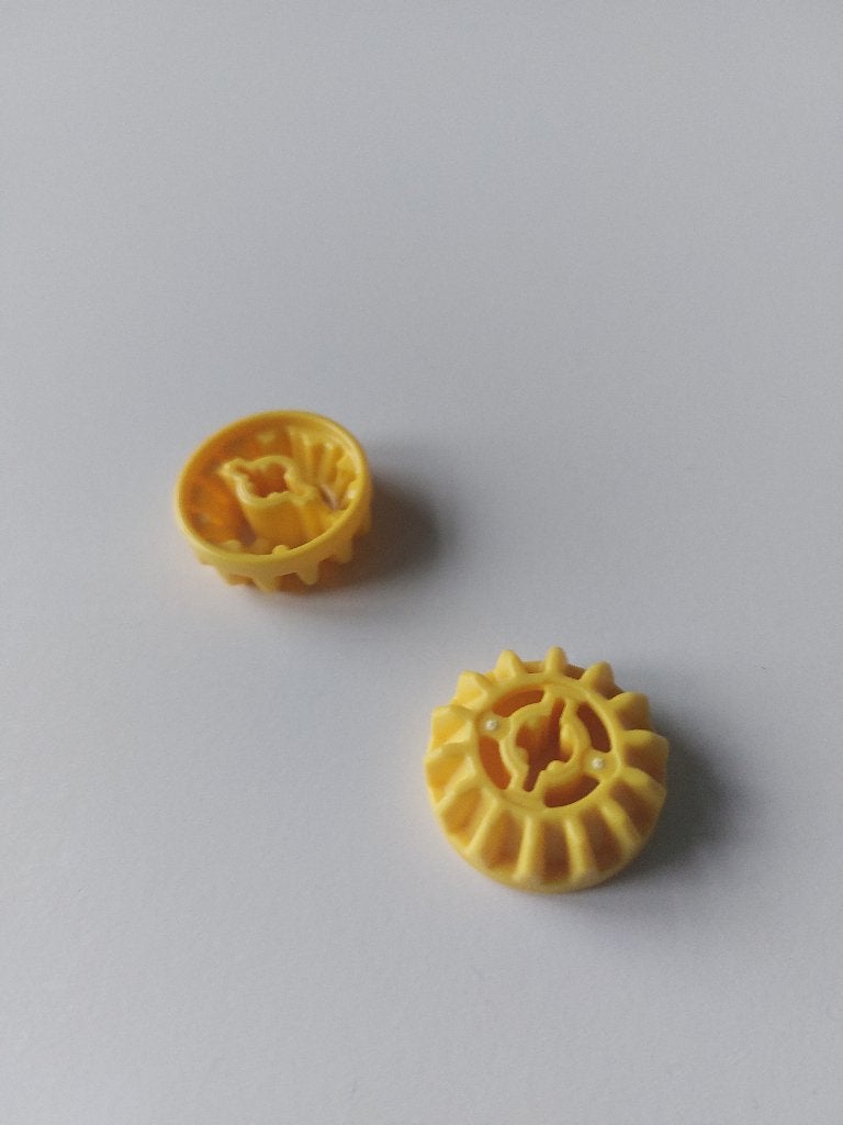 3 technic Lego tandwiel 14 tanden geel, Lego, Ophalen of Verzenden, Zo goed als nieuw, Technic