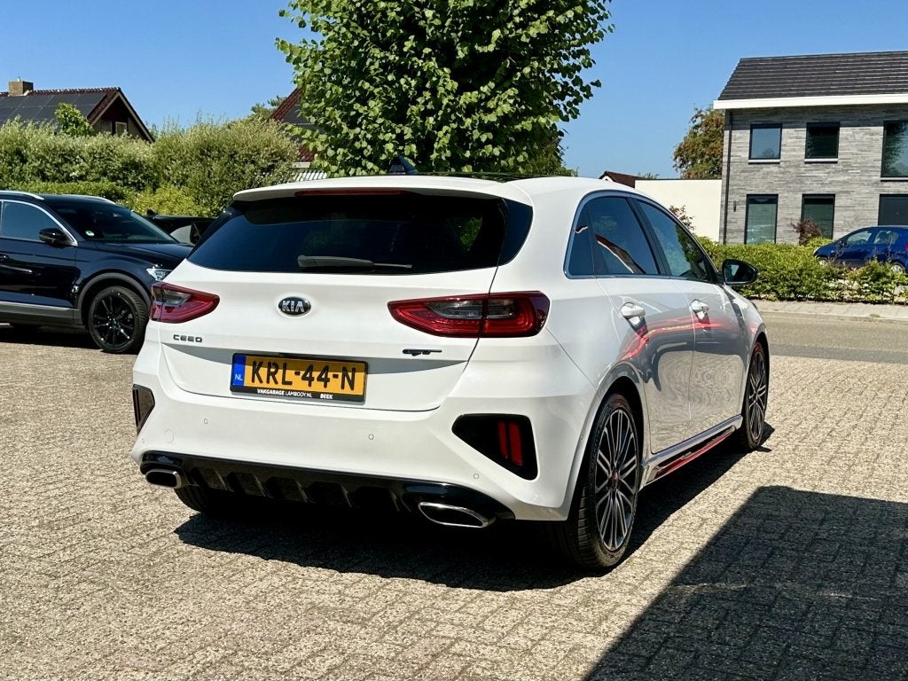 Kia Ceed 1.6 T-GDi GT 204PK Pano Memory JBL Adaptive-cruise, Gebruikt, 4 cilinders, Wit, Bedrijf