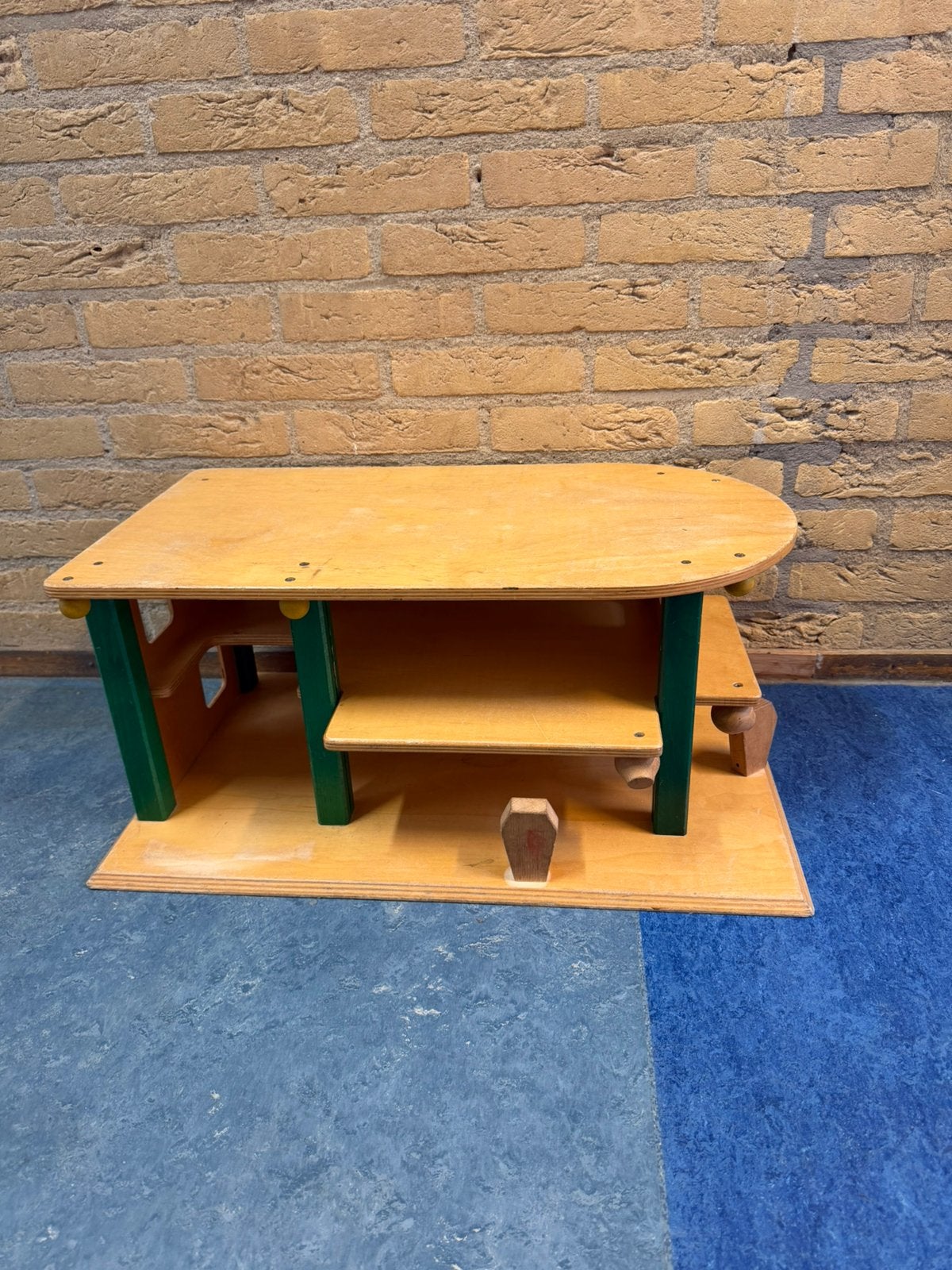 Gebruikte autogarage hout, Ophalen, Zo goed als nieuw
