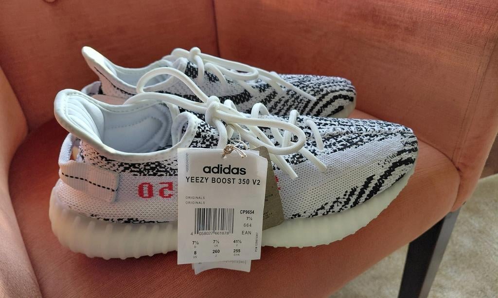 Adidas Yeezy Boost 350 V2 'Zebra' sneakers. Maat 41,5, Verzenden, Nieuw, Adidas Yeezy