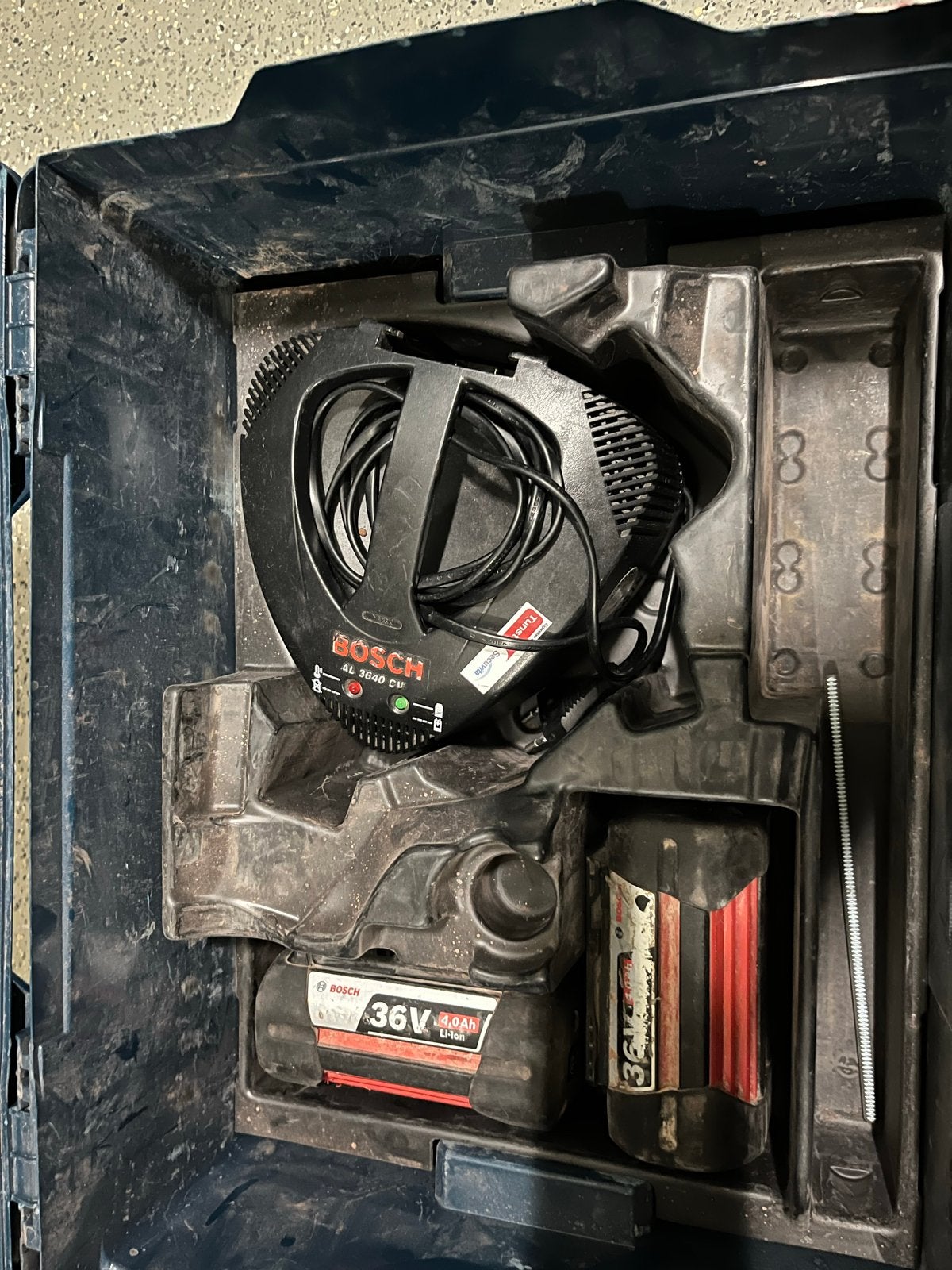 Bosch GBH 36 VF-LI Plus Boorhamer met 2 accus  en lader, Ophalen, Boor- en/of Breekhamer, Klopboormechanisme, Gebruikt