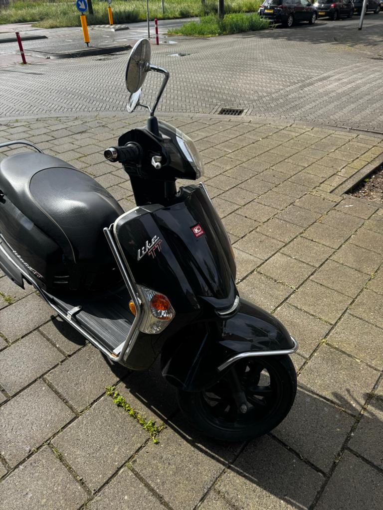 Kymco Like TT Scooter - Zwart - 2017 - met valbeugels, Fietsen en Brommers, Ophalen, Gebruikt, Maximaal 45 km/u, Like