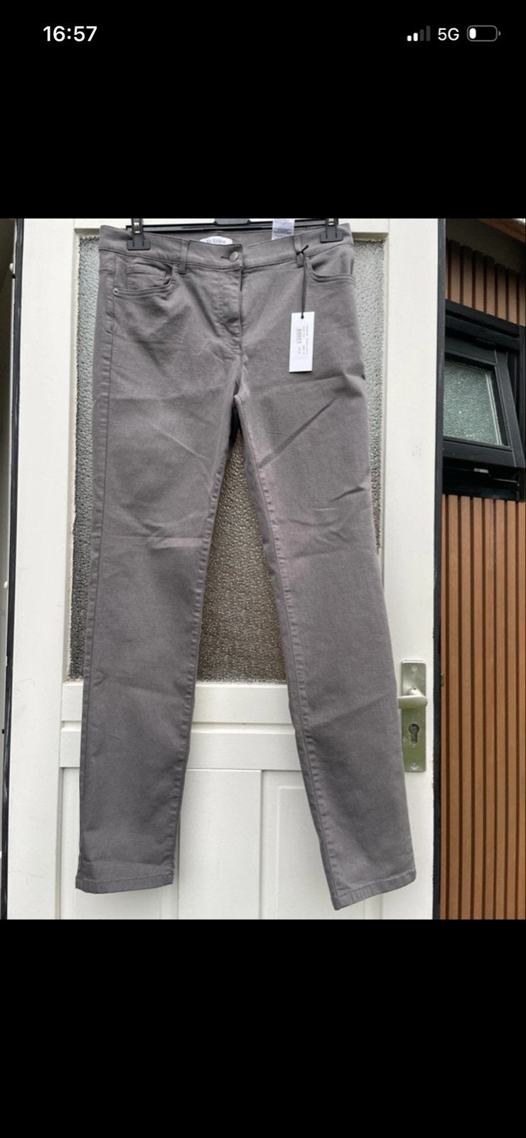 So Soire Sandra Grey broek - Maat 42, Kleding | Dames, Maat 42/44 (L), Nieuw, Ophalen of Verzenden, Grijs