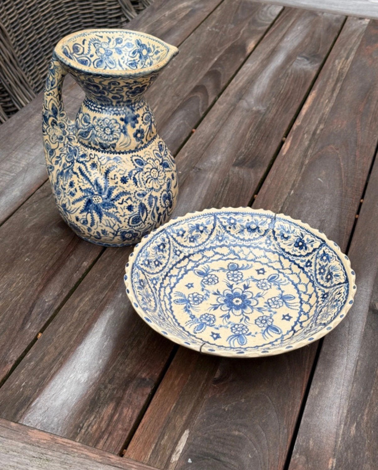 Oude handbeschilderde kan met schaal – blauw/wit aardewerk, Ophalen of Verzenden