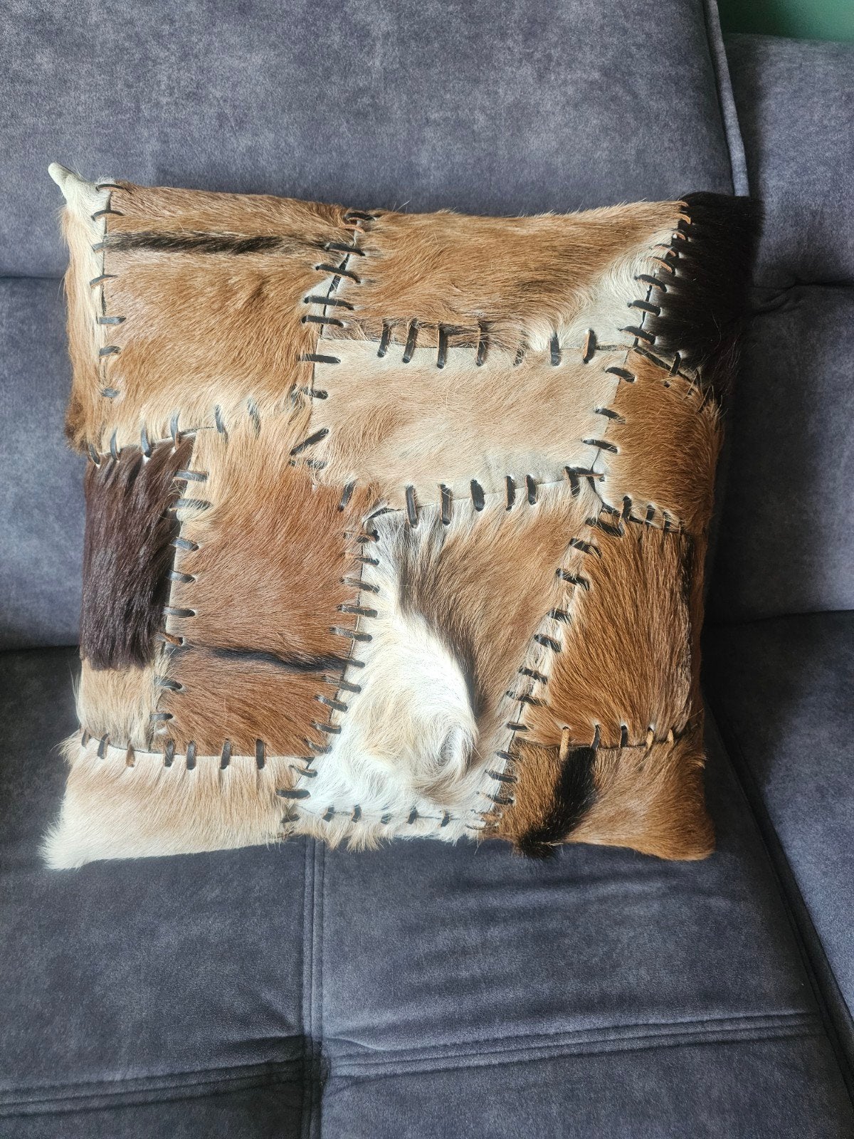 Patchwork sierkussen van echt Haar én Leer, Overige merken, Gebruikt, Meerkleurig, Vierkant