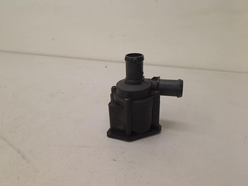 Extra Waterpomp Audi A4 (B8) (2011-11/2015-12) 06H121601J, Gebruikt, Auto-Union-Straße  1, Ingolstadt 85057, , Duitsland, Info@audi.de