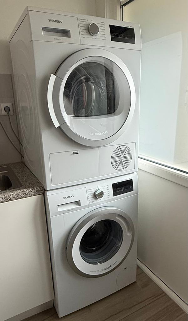 SET: Wasmachine + Wasdroger Siemens IQ300, Witgoed en Apparatuur, Wasmachines, Ophalen, Zo goed als nieuw, 85 tot 90 cm, 1200 tot 1600 toeren