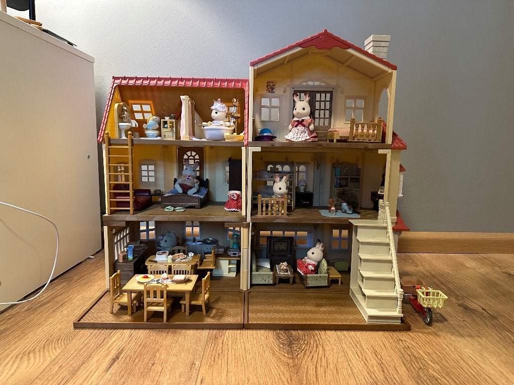 Foto 2 van Grote Sylvanian Families set: Poppenhuis, figuren & auto
