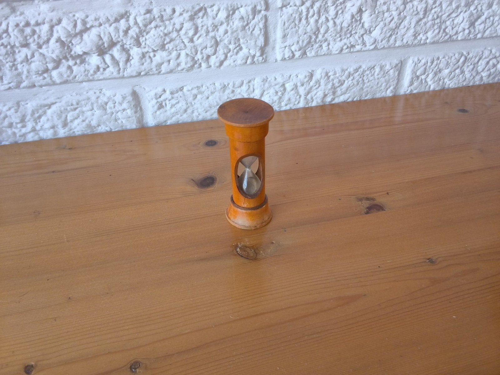 Vintage zandloper in houten houder, Ophalen of Verzenden