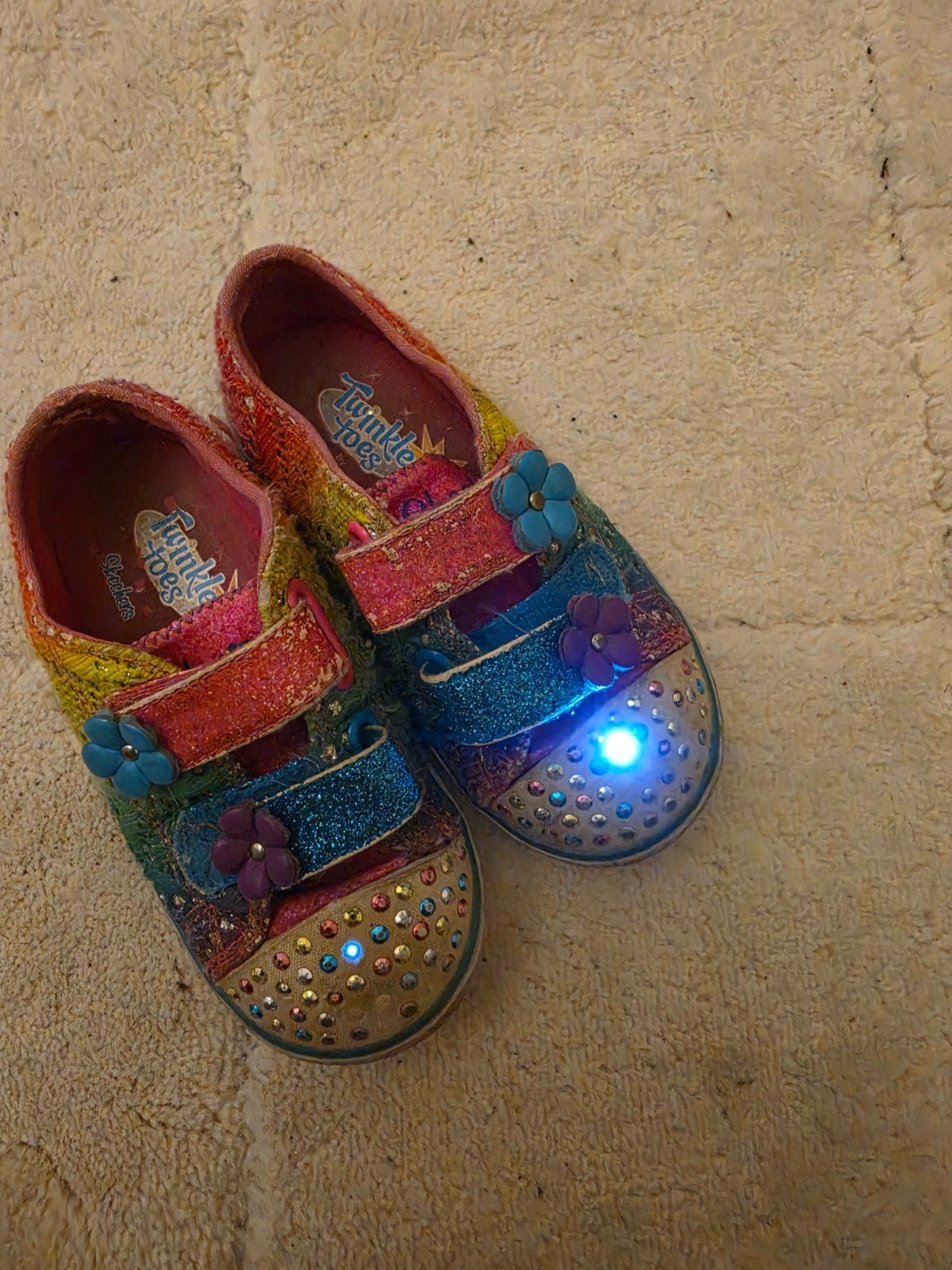 Skechers Twinkle Toes Regenboog Schoenen Maat 24, Kinderen en Baby's, Kinderkleding | Schoenen en Sokken, Gebruikt, Meisje, Schoenen
