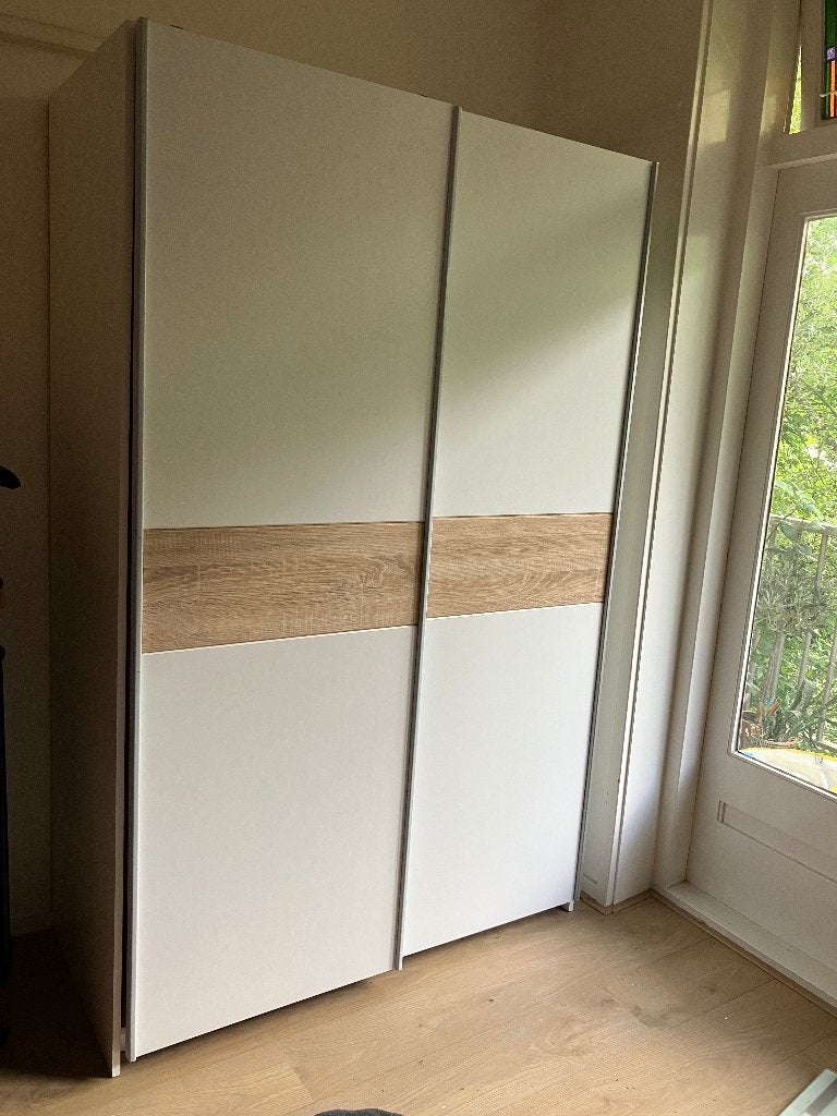 Kledingkast schuifdeuren 130x195x60, Huis en Inrichting, Kasten | Kledingkasten, Ophalen, Met plank(en), 150 tot 200 cm, Zo goed als nieuw