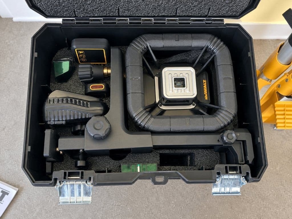 DeWalt DCE079G rotatielaser groene laser + statief + meetlat, Ophalen, Zo goed als nieuw