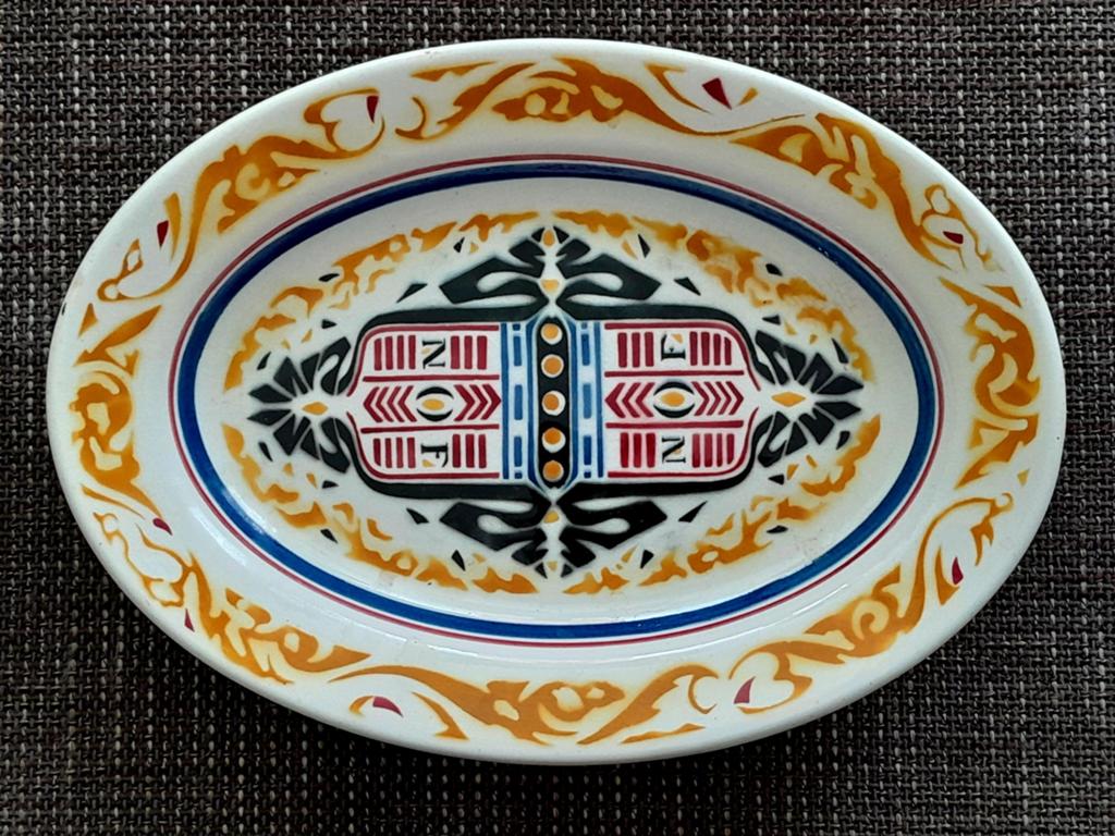 Serviesschaal uit 1924, Antiek en Kunst, Ophalen of Verzenden