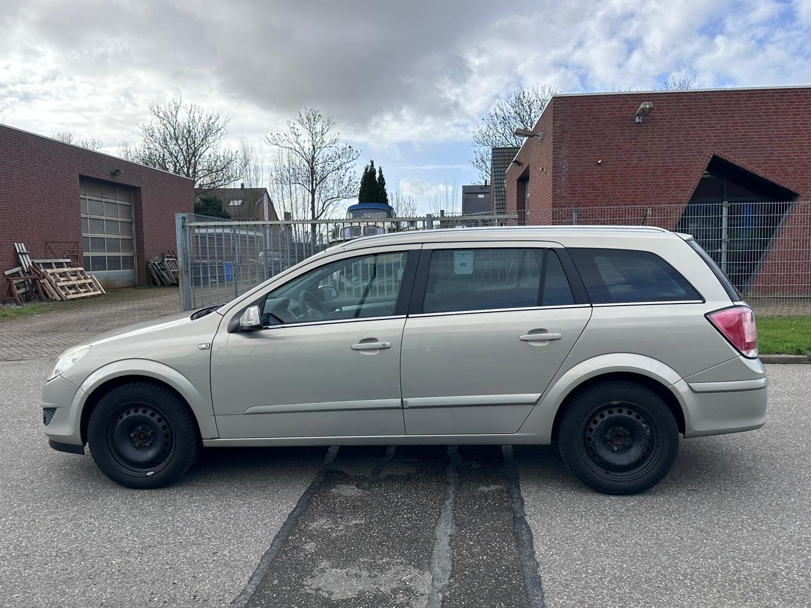 Opel Astra Wagon 1.6 Temptation Cruise*Airco*Trekhaak*NAP*AP, Voorwielaandrijving, Dealer onderhouden, 15 km/l, Gebruikt