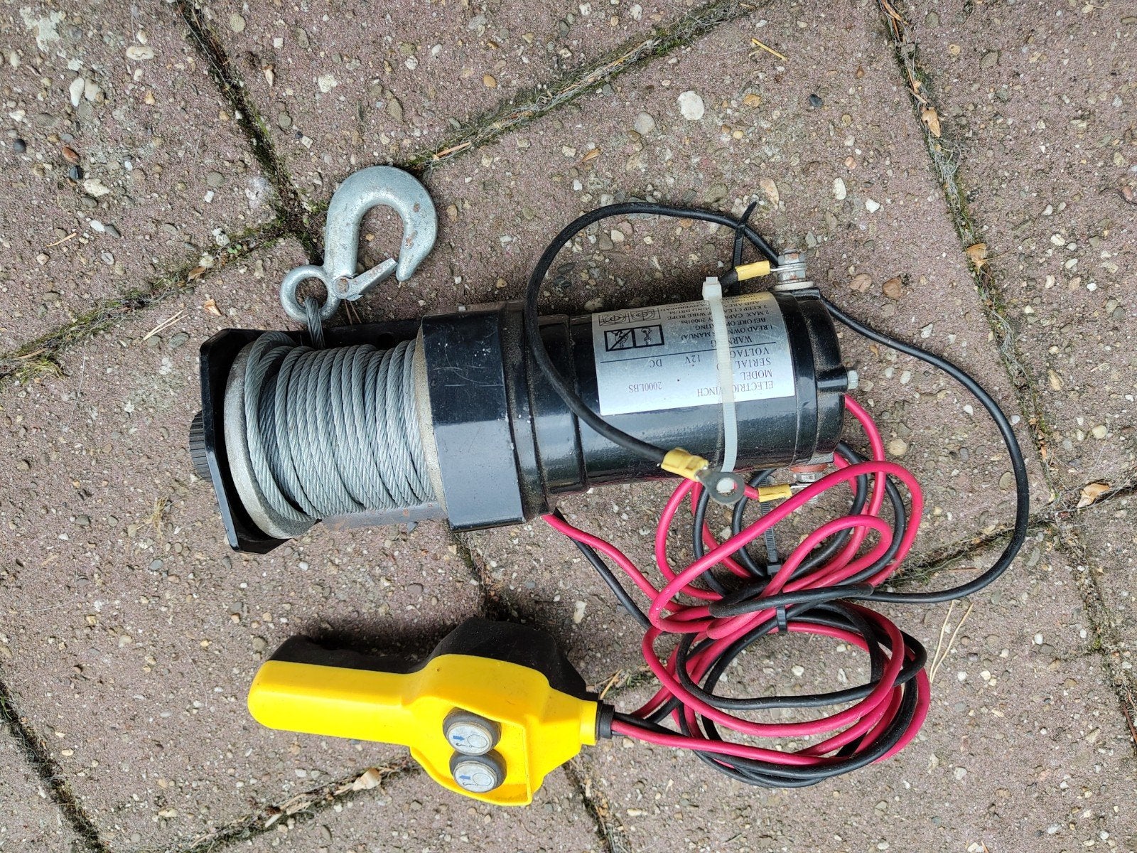 Elektrische lier 12V - 2000LBS, Ophalen, Gebruikt