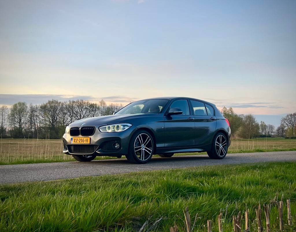 BMW 1-Serie 118i High Executive M-sport, Nette auto, Zuinig!, Auto's, BMW, Alcantara, Origineel Nederlands, 650 kg, Bi-Xenon koplampen