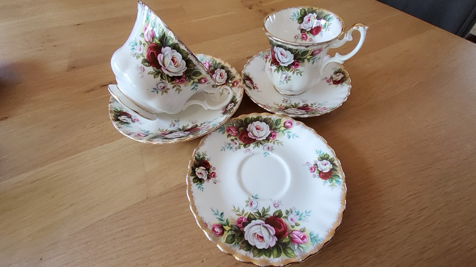 vintage porseleinen Royal albert kop en schotels Celebration, Ophalen of Verzenden
