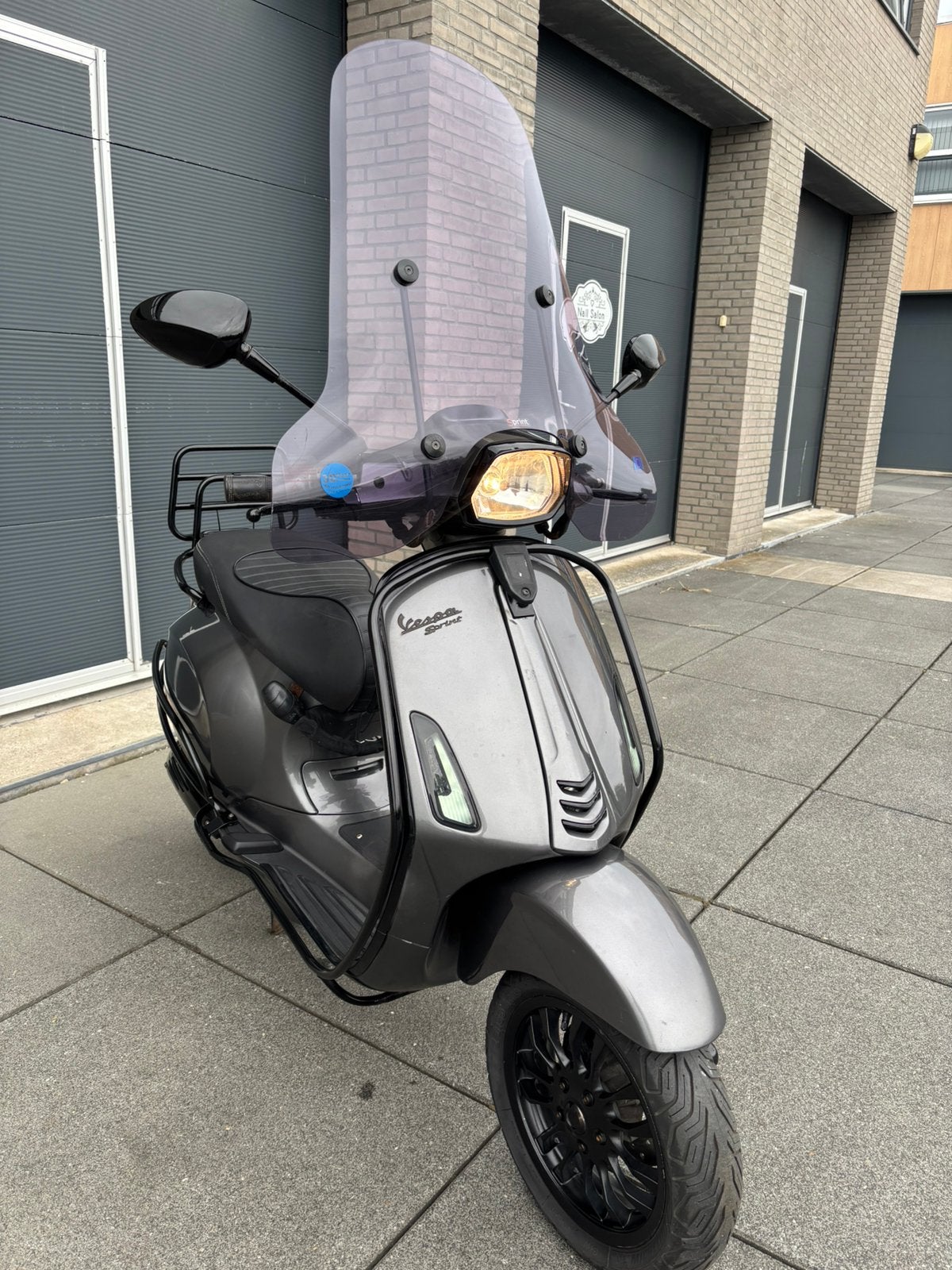 Vespa sprint 2018 full option 9 duizend km! Speciaal, Fietsen en Brommers, Ophalen of Verzenden, Zo goed als nieuw, Benzine, Vespa