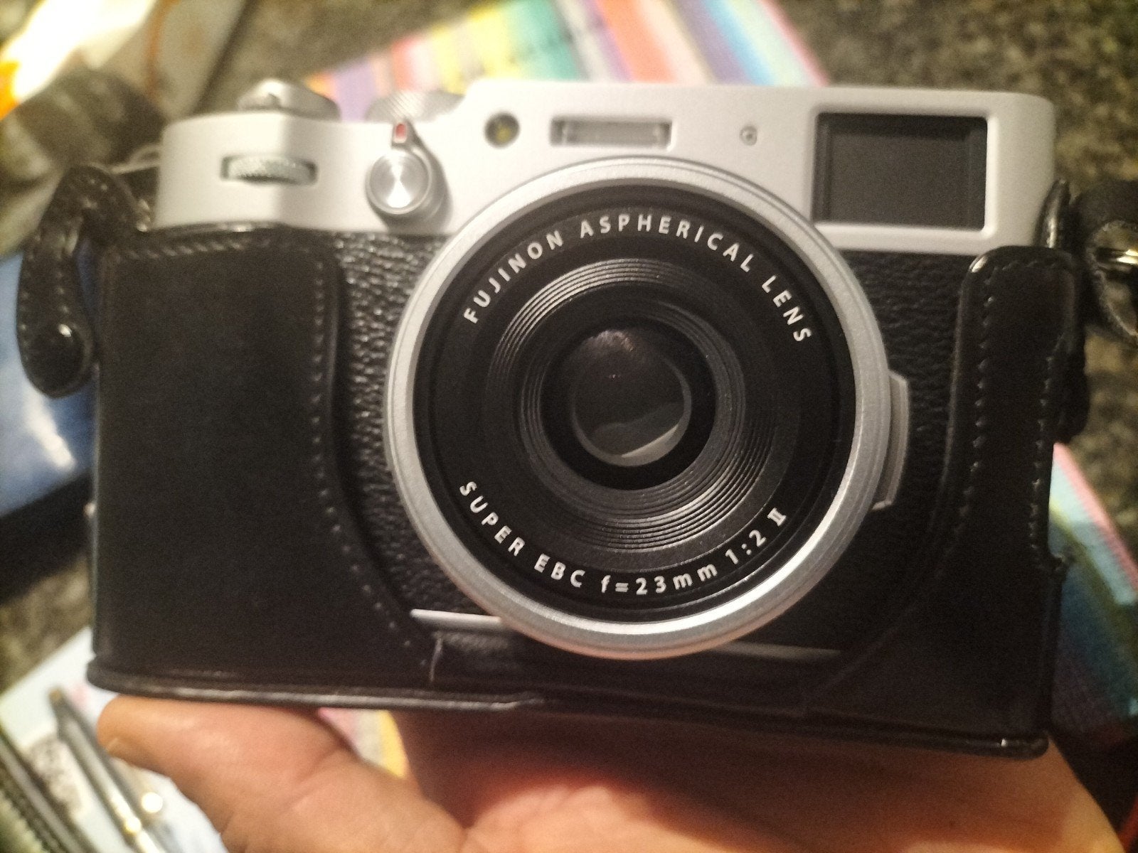 Fujifilm X100V ZILVER Compactcamera - Zo goed als nieuw, Accu, Touchscreen, Ophalen of Verzenden, Zo goed als nieuw