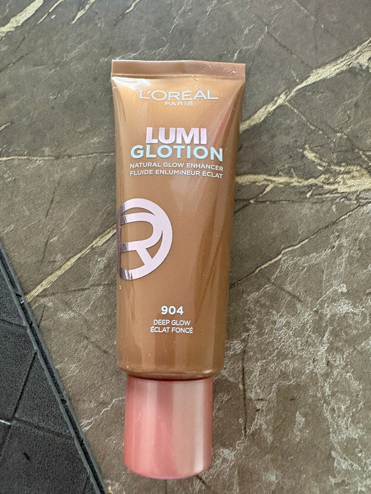 L’oreal glow make-up, Ophalen of Verzenden, Nieuw, Gehele gezicht, Verzorging