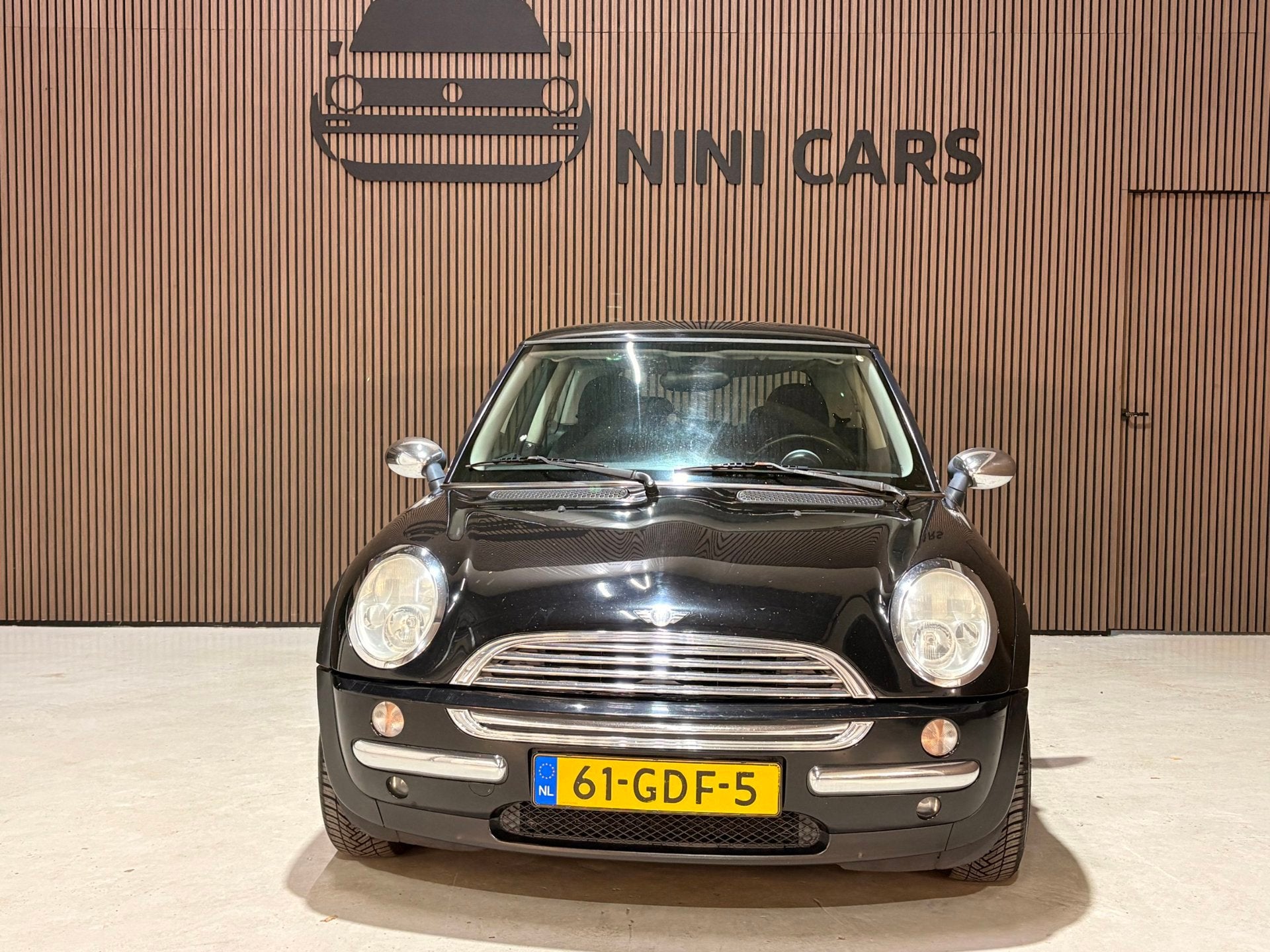 Mini 3-Deurs 1.6 One Pepper airco radio nieuwe koppeling, Auto's, Voorwielaandrijving, Dealer onderhouden, Gebruikt, Zwart