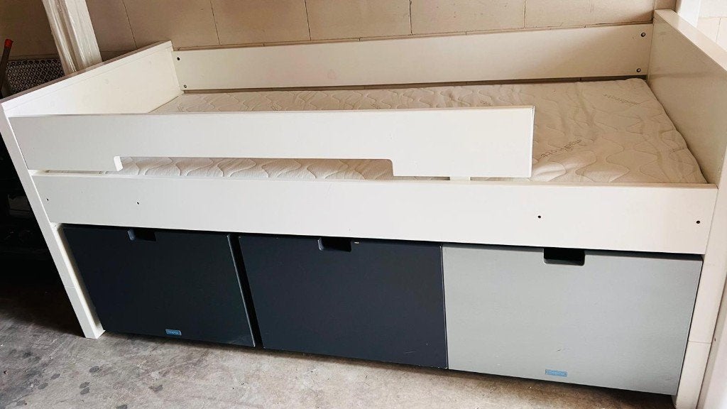 Te koop een degelijk kinderbed van het merk Bopita., Ophalen, Gebruikt, 90 cm, Eenpersoons