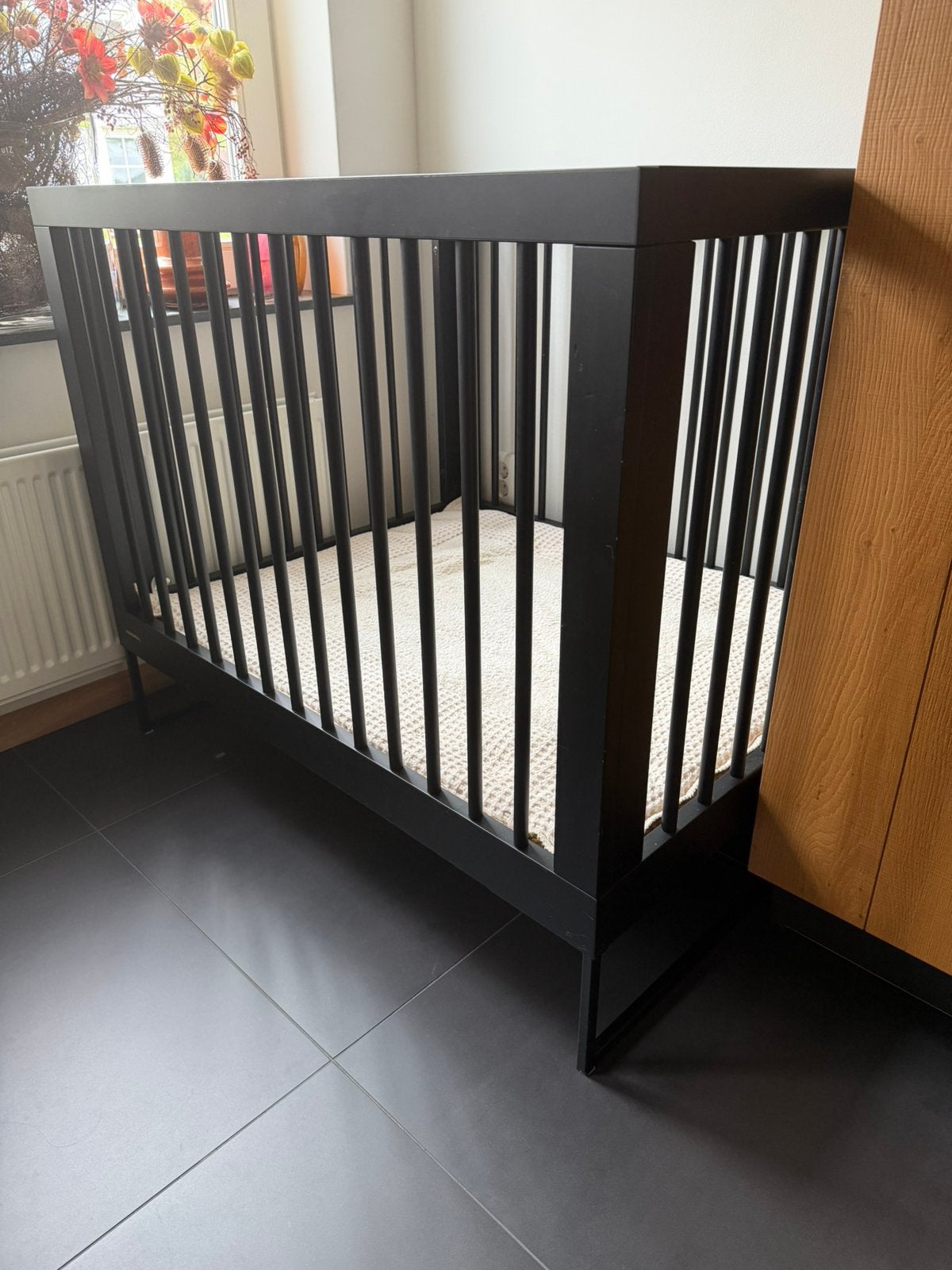Kidsmill modular box zwart (3 standen), Ophalen, Gebruikt, Rechthoekig, In hoogte verstelbaar