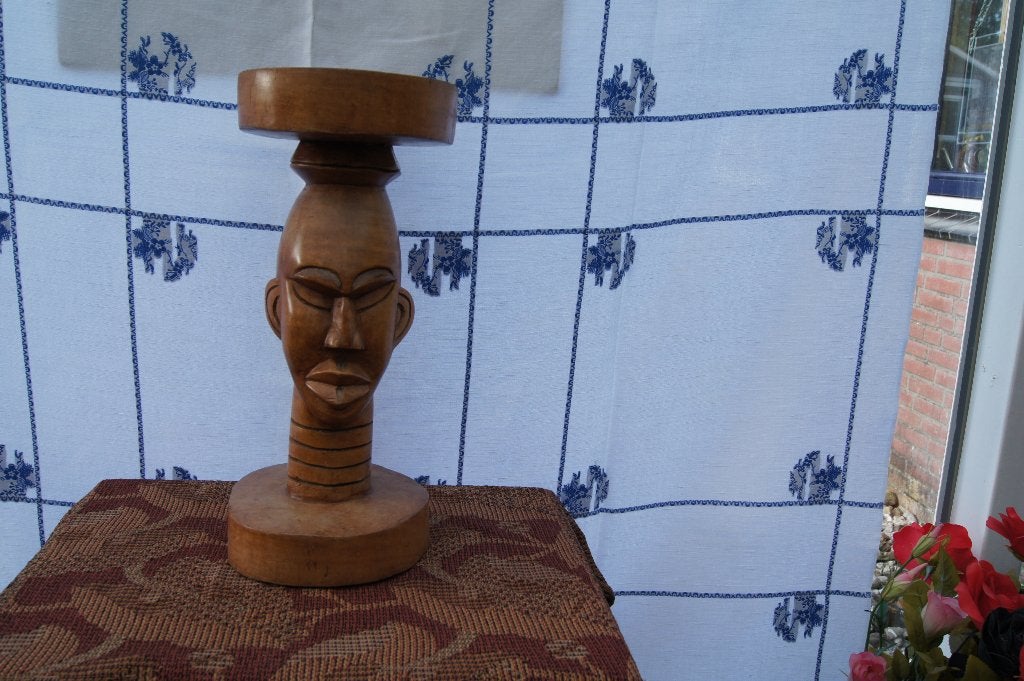 Houten afrikaans tafeltje met een gestileerd gezicht, Ophalen of Verzenden, Handgemaakt, Hout, Beeld