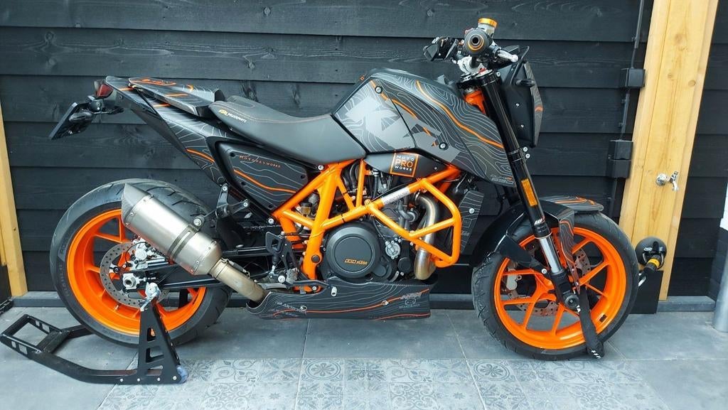 Carbon bellypan ktm 690R, Ophalen of Verzenden, Gebruikt