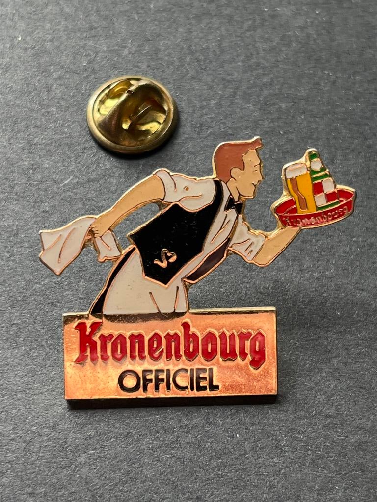 Vintage Kronenbourg Officiel bier Pin Speld Kelner Bier, Gebruikt, Ophalen of Verzenden, Kronenbourg, Nvt