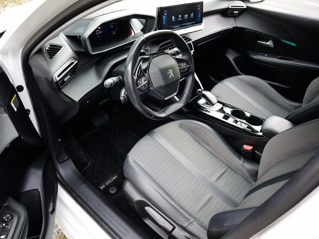 Peugeot e-208 EV Blue Lease Allure 50 kWh 2e-Eig & Dealer-On, Auto's, 12 maanden, 136 pk, Gebruikt, Zwart