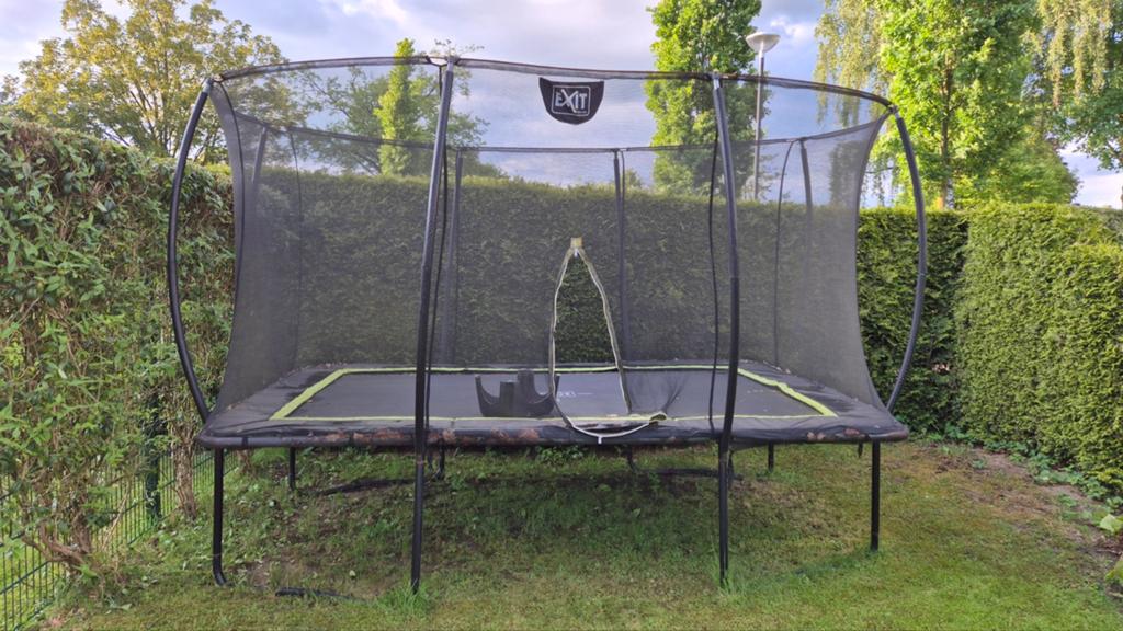 Exittoys Silhouette trampoline 244x366, Ophalen, Gebruikt