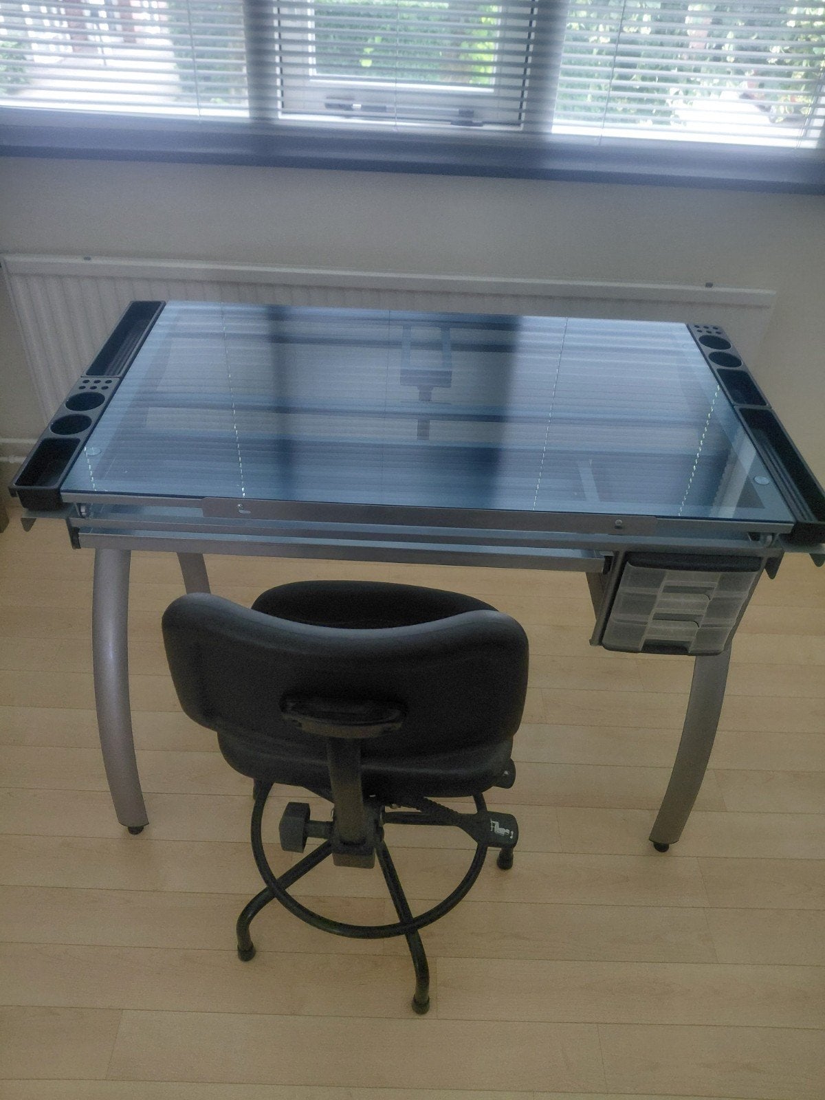 Tekentafel en bureaustoel/werkkruk, Ophalen, Zo goed als nieuw, Minder dan 130 cm