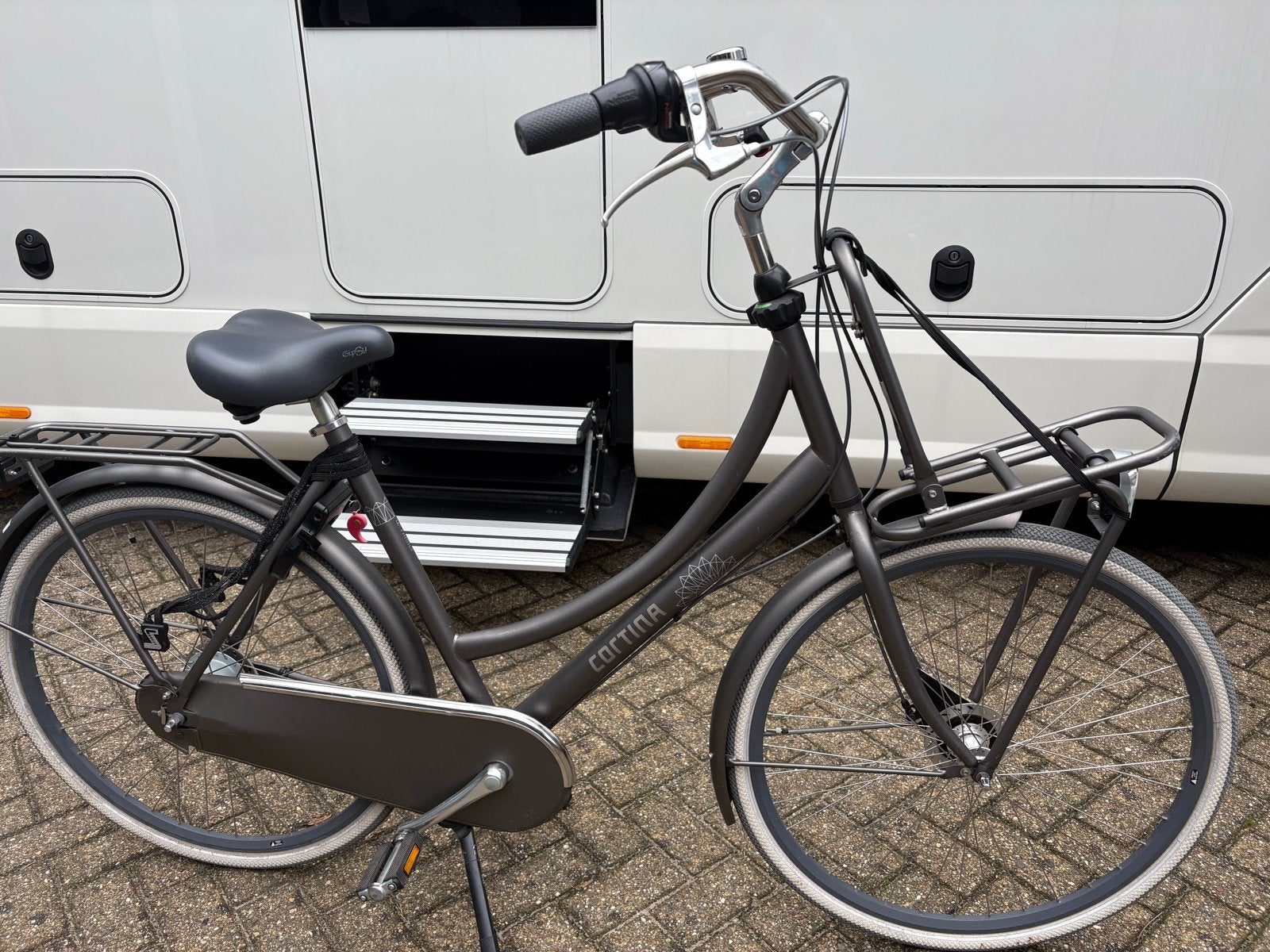 Cortina fiets zgan, framemt 56, wielmaat 28, luxe standaard