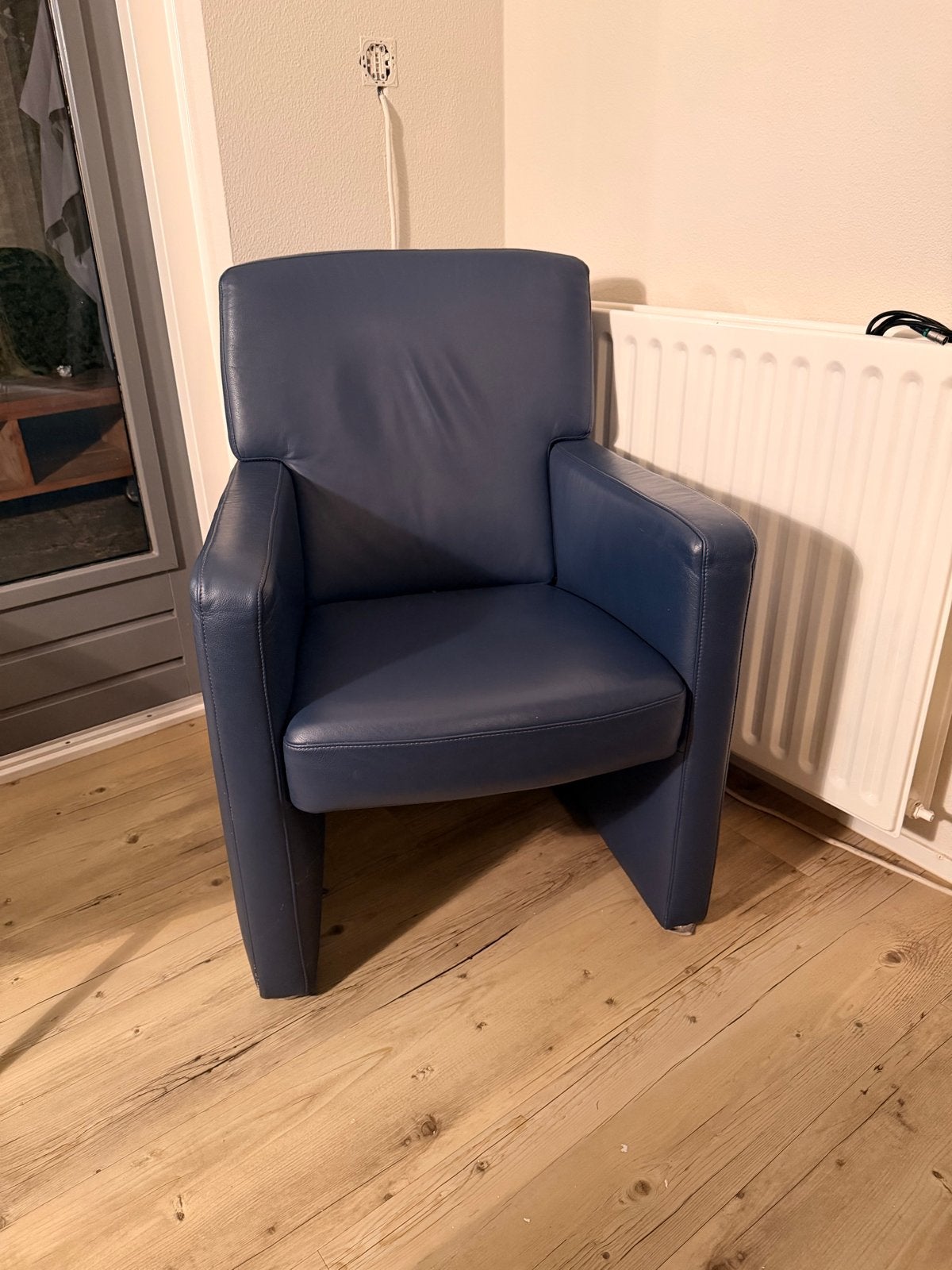 Donkerblauwe Leren Stoel, Ophalen, Zo goed als nieuw, 50 tot 75 cm, Leer