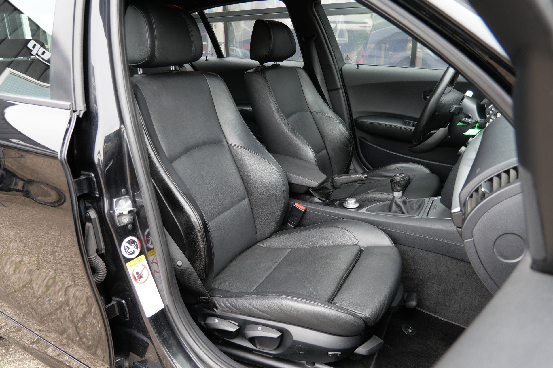 BMW 1-serie 130i 266 PK Introduction | Handgeschakeld | NL-A, Auto's, BMW, Achterwielaandrijving, Gebruikt, 1350 kg, Handgeschakeld