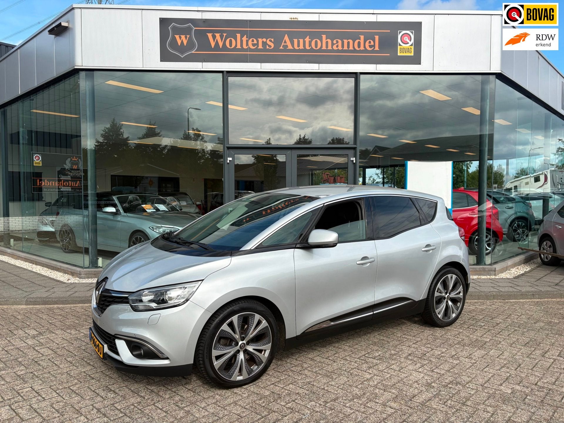 Renault Scénic 1.3 TCe Intens, Auto's, Voorwielaandrijving, Dealer onderhouden, Gebruikt, 4 cilinders