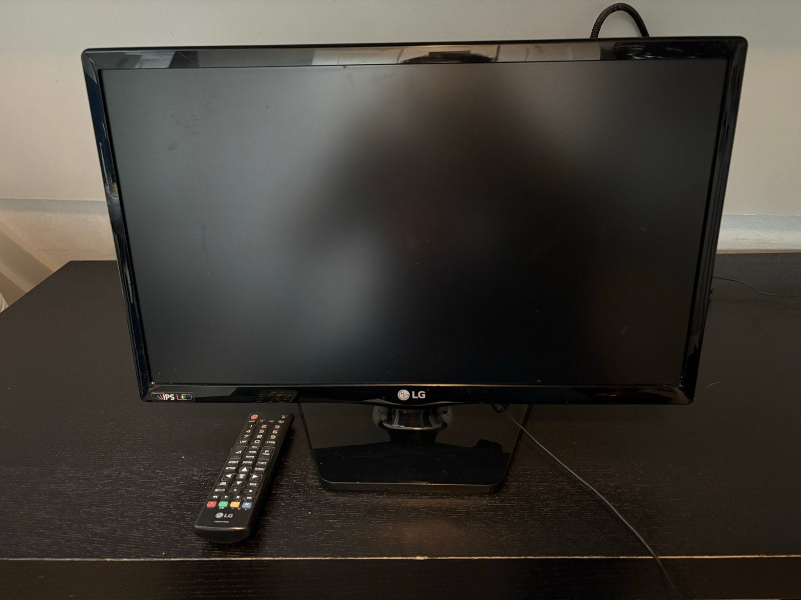 LG 22MT47D-PZ LED monitor, Ophalen, LED, Zo goed als nieuw, 40 tot 60 cm