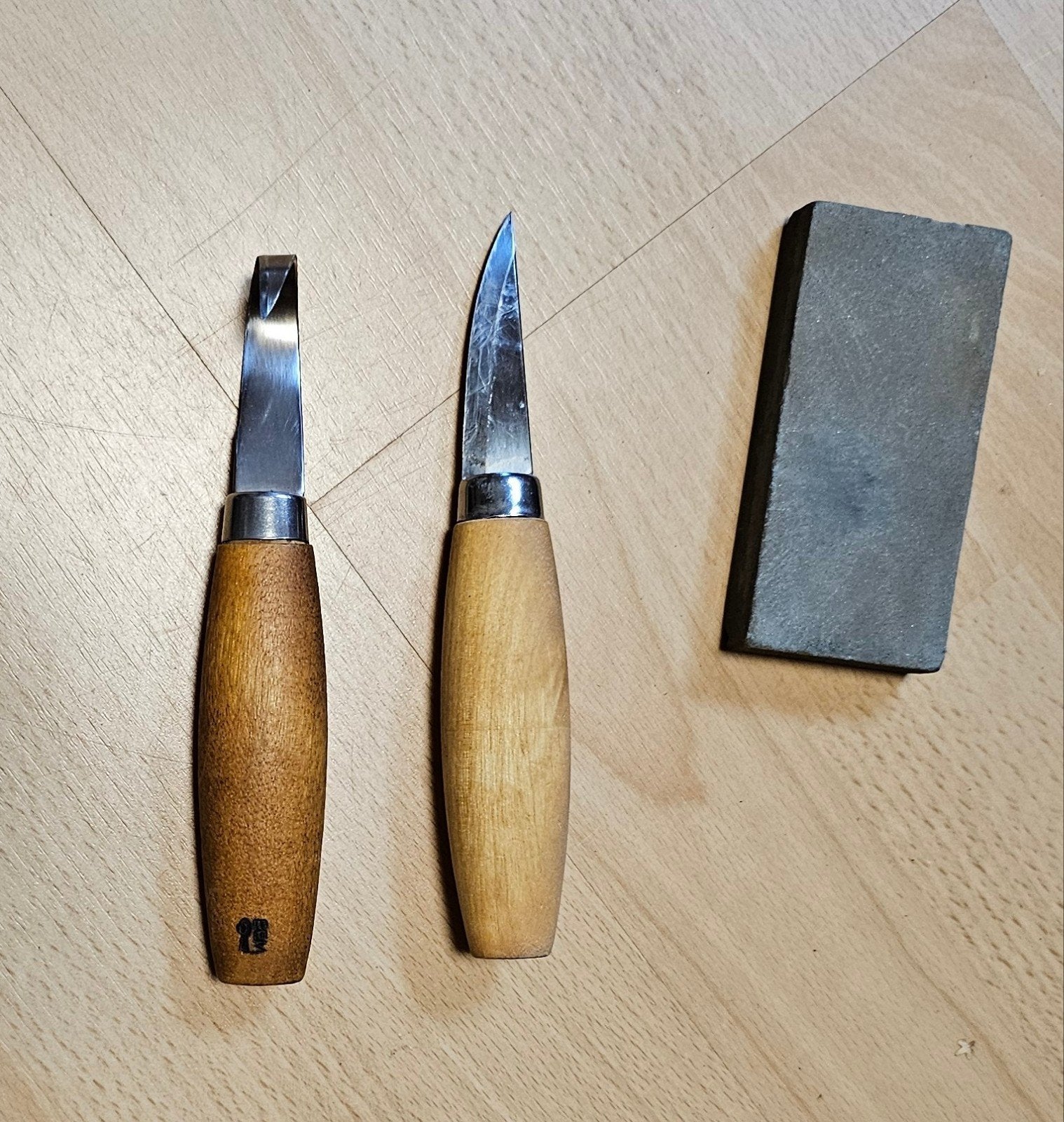 Morakniv houtsnijmes, lepelmes en slijpsteen, Ophalen of Verzenden, Gebruikt, Snijgereedschap, Overige merken
