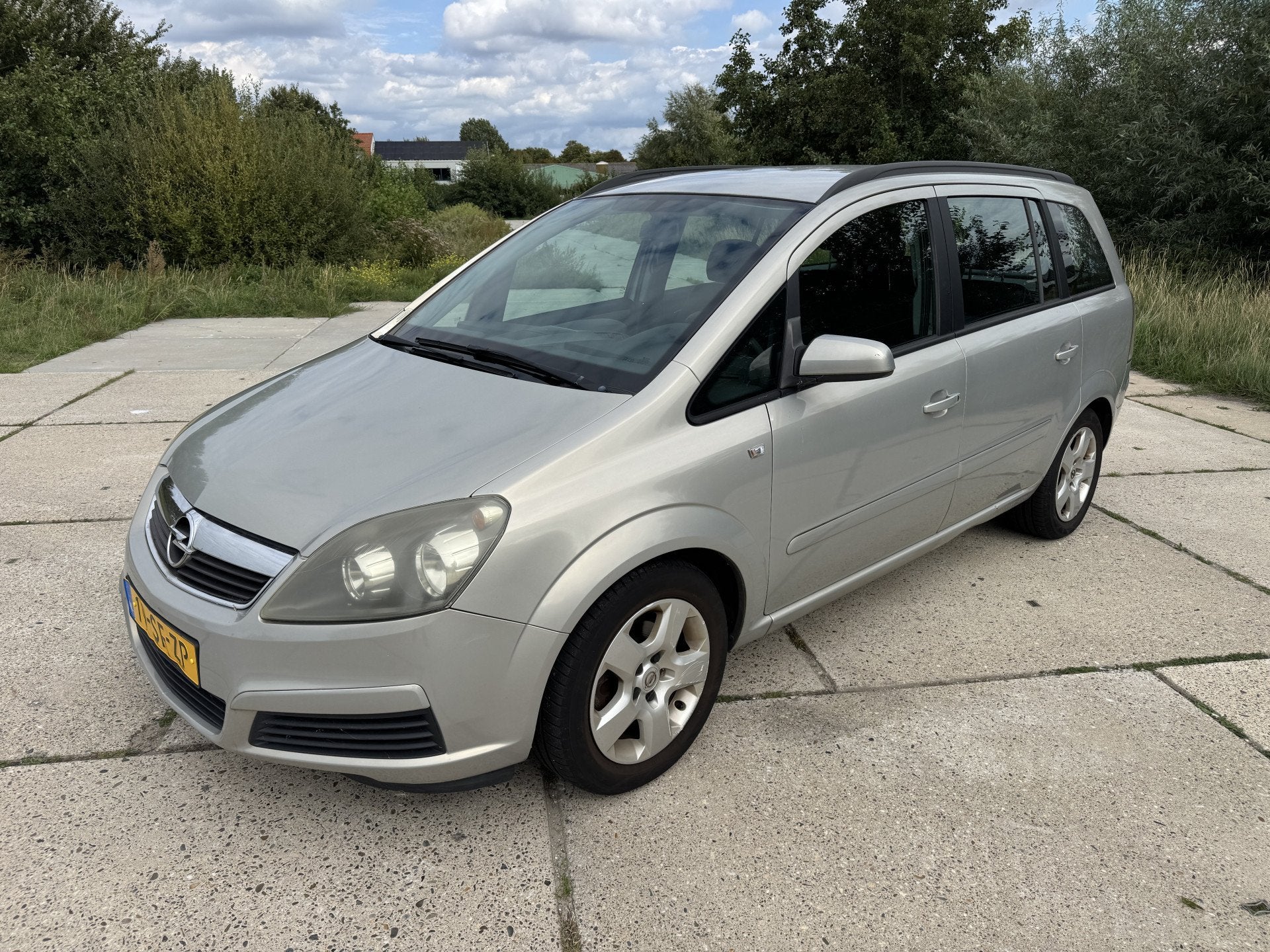 Opel Zafira 1.8 ruime 7 persoons airco lm velgen (bj 2005), Auto's, Stof, Gebruikt, 4 cilinders, Origineel Nederlands