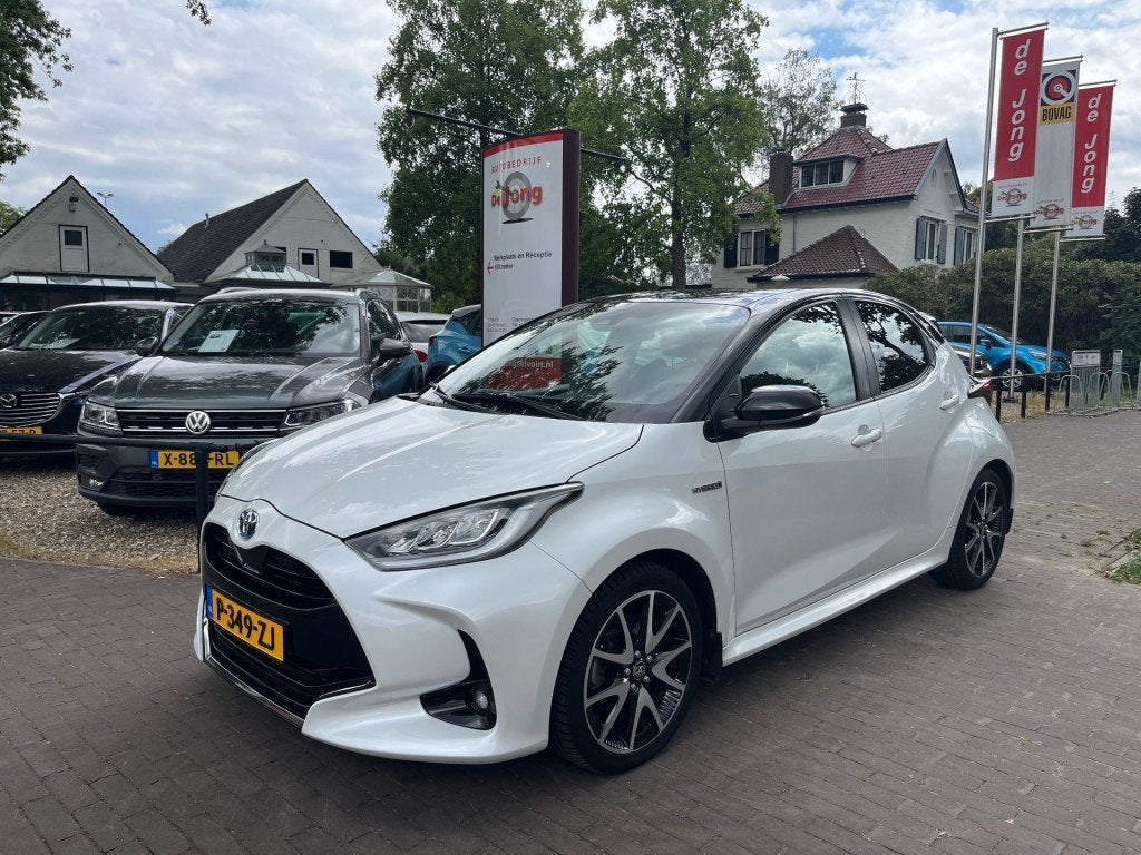 Toyota YARIS 1.5 HYBRID LAUNCH EDITION / CAMERA / CARPLAY /, Auto's, 450 kg, Gebruikt, Euro 6, 450 kg