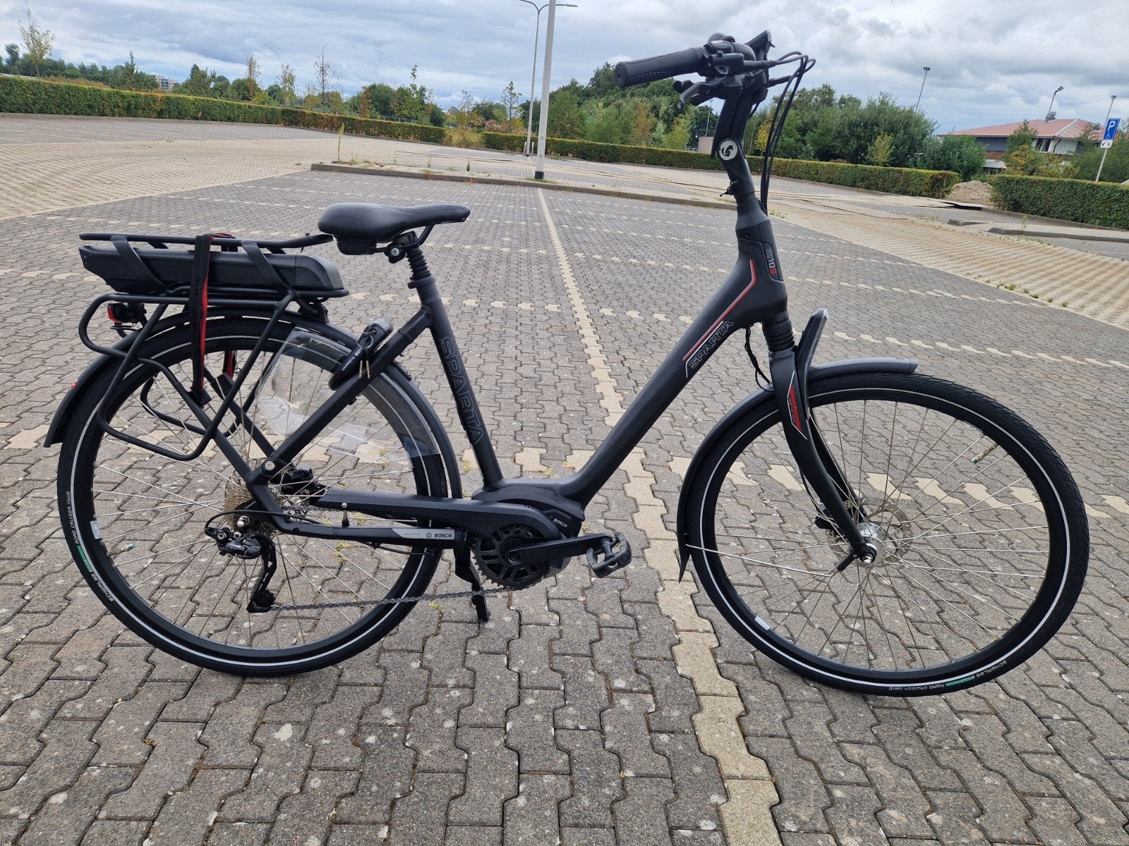 ELEKTRISCHE FIETS SPARTA M10B (BOSCH MIDDEN MOTOR)WEINIG KM, Ophalen, Zo goed als nieuw