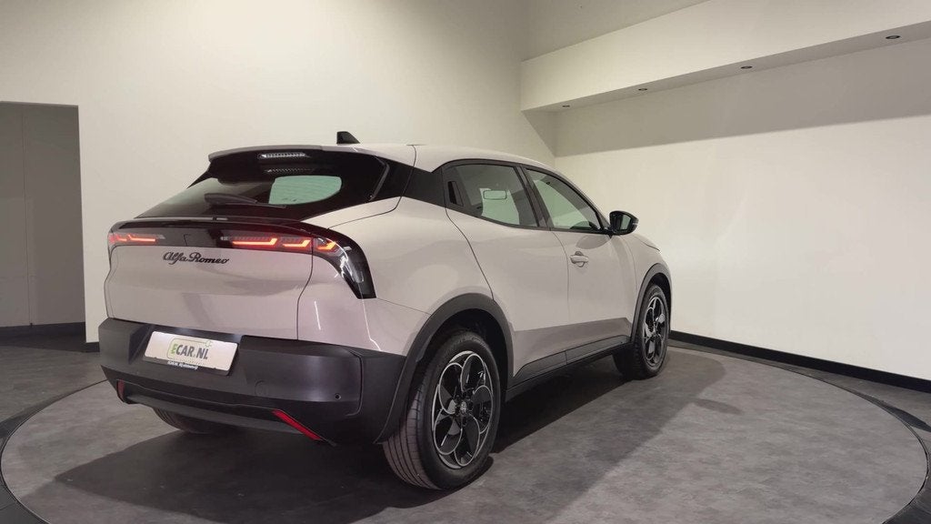 Alfa Romeo Junior Elettrica 54 kWh | Wordt Verwacht! Soh (ba, Auto's, Stof, Gebruikt, Met garantie (alle), Origineel Nederlands