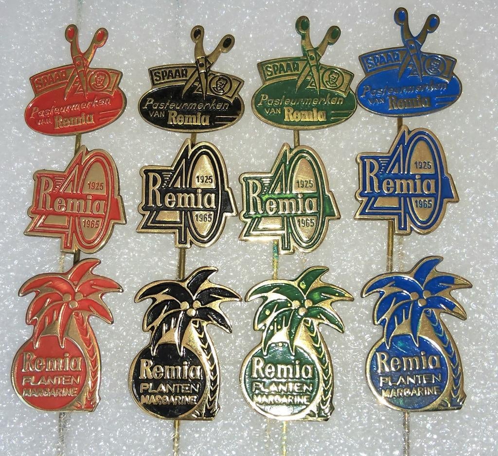 12 Vintage Remia Speldjes - Pasteurmerken & Margarine, Ophalen of Verzenden, Gebruikt, Merk, Speldje of Pin