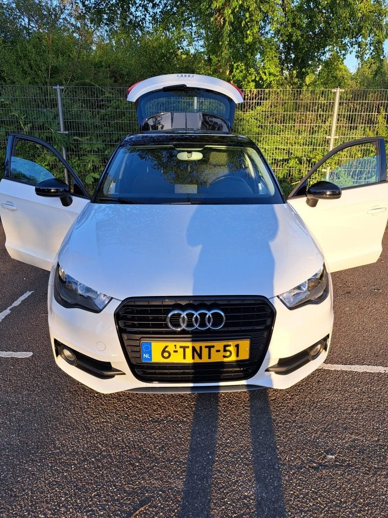 Nette en sportieve Audi A1 S Line Sportback (5-deurs), Auto's, Stof, Zwart, 4 cilinders, Wit