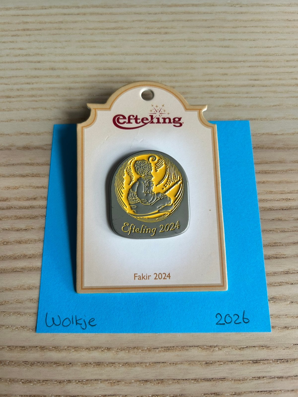 Efteling pin - Jaarpin 2024, Verzamelen, Verzenden, Zo goed als nieuw, Button of Speldje