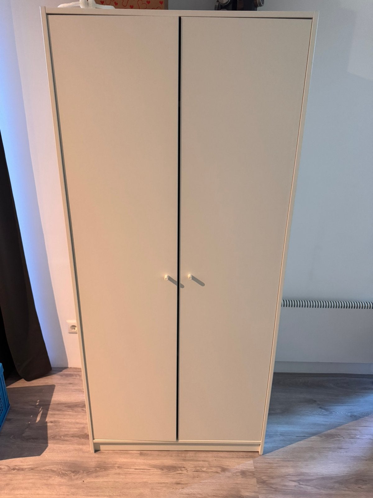Kledingkast met 2 deuren - Kleppstad, Ophalen, 50 tot 100 cm, Zo goed als nieuw, 150 tot 200 cm